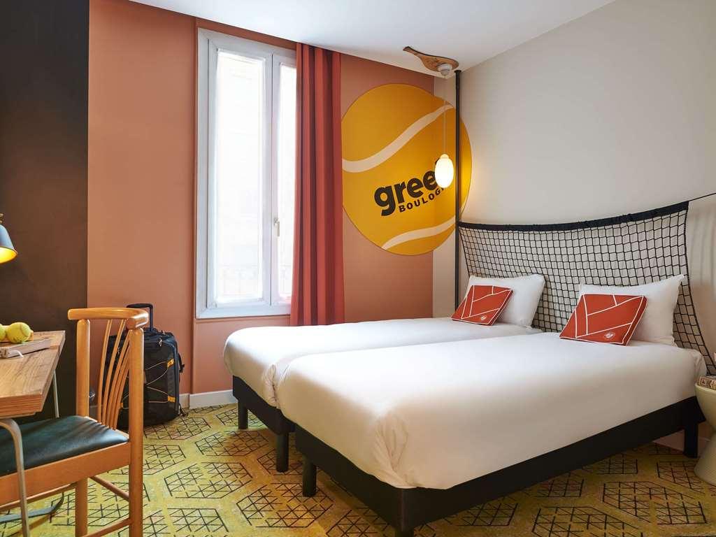 Greet Boulogne Billancourt Paris Hotel Room photo